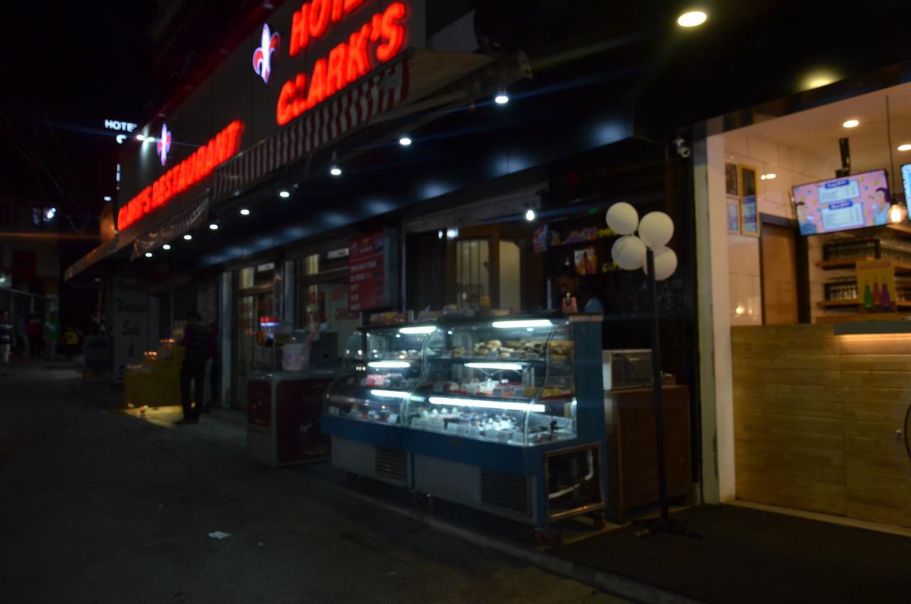Hotel Clarks Masuri Exterior foto